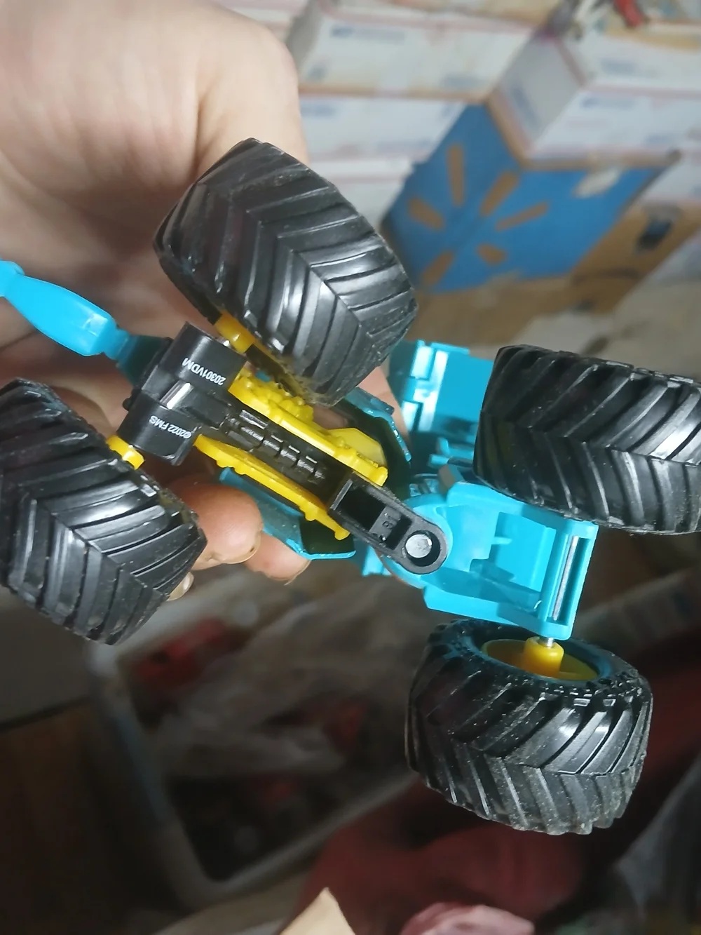 scale Spin Master Monster Jam Dirt Squad Scoopz Aqua